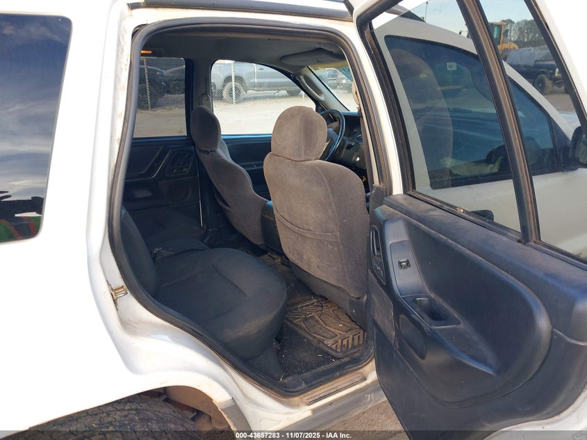 2002 Jeep Grand Cherokee Laredo VIN: 1J4GX48N82C186688 Lot: 43657283