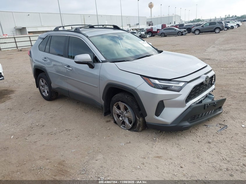 TOYOTA RAV4 XLE