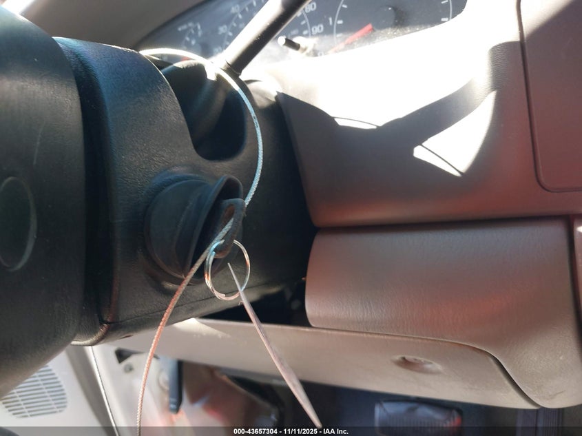 2001 Ford F-250 Xl/Xlt VIN: 3FTNF20L01MA55735 Lot: 43657304