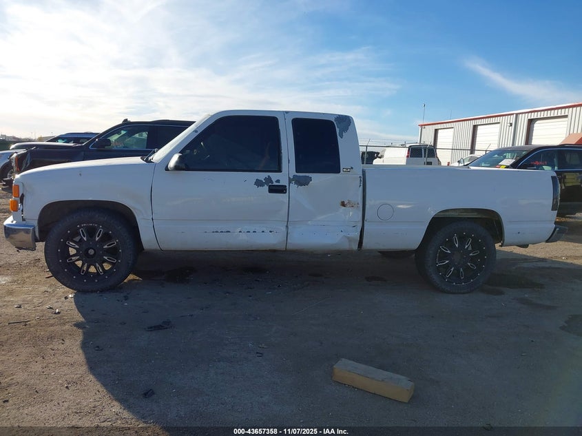 1996 GMC Sierra C2500 VIN: 2GTFC29R4T1503909 Lot: 43657358