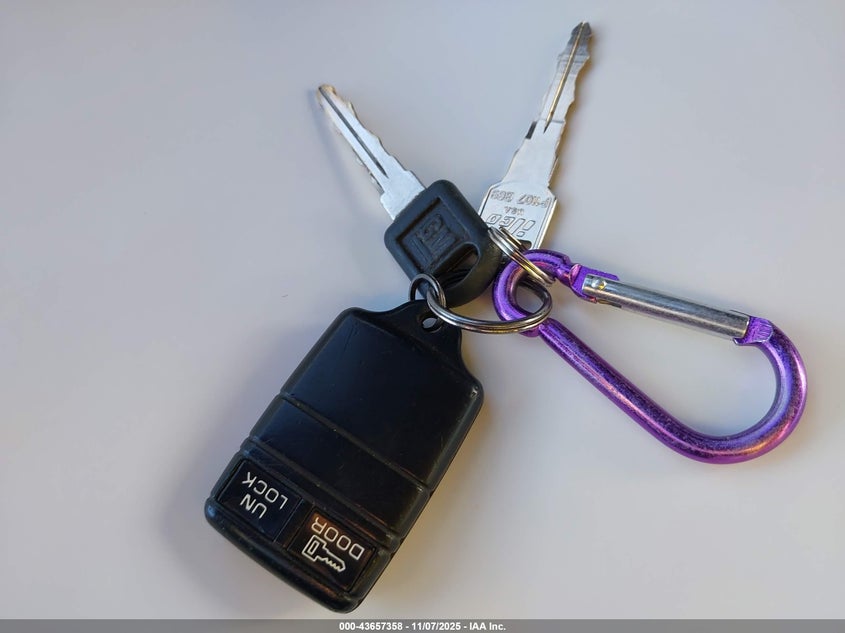 1996 GMC Sierra C2500 VIN: 2GTFC29R4T1503909 Lot: 43657358