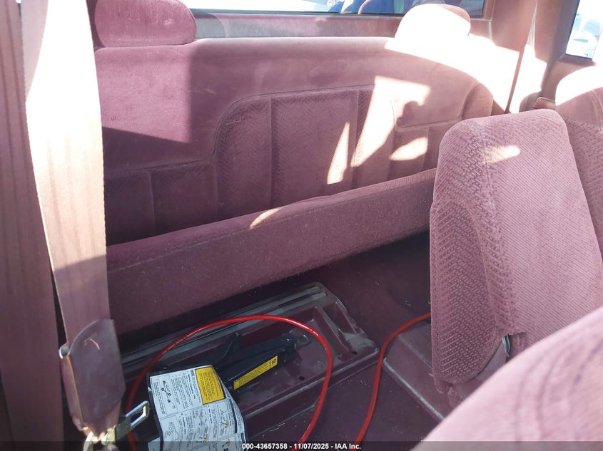 1996 GMC Sierra C2500 VIN: 2GTFC29R4T1503909 Lot: 43657358