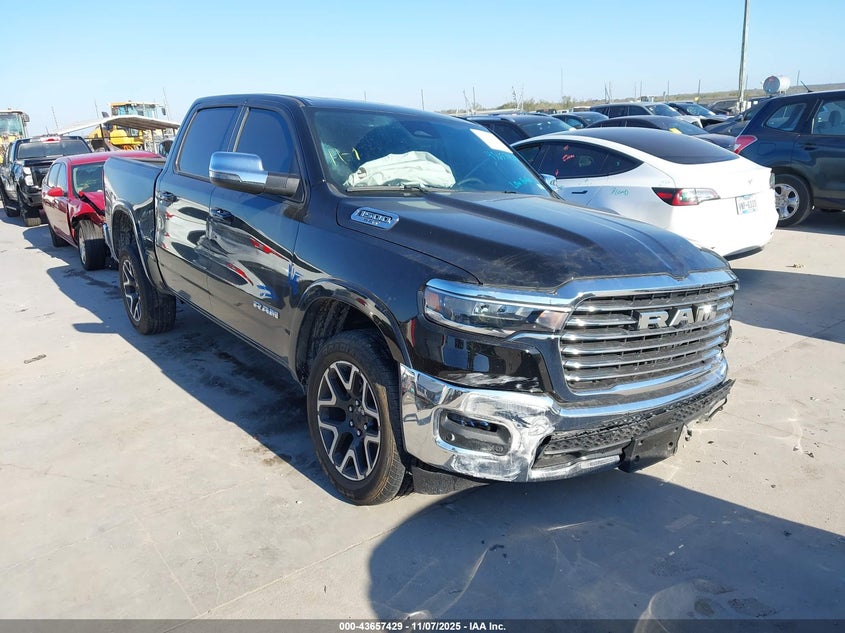 RAM 1500 LARAMIE 4X4 5 7 BOX