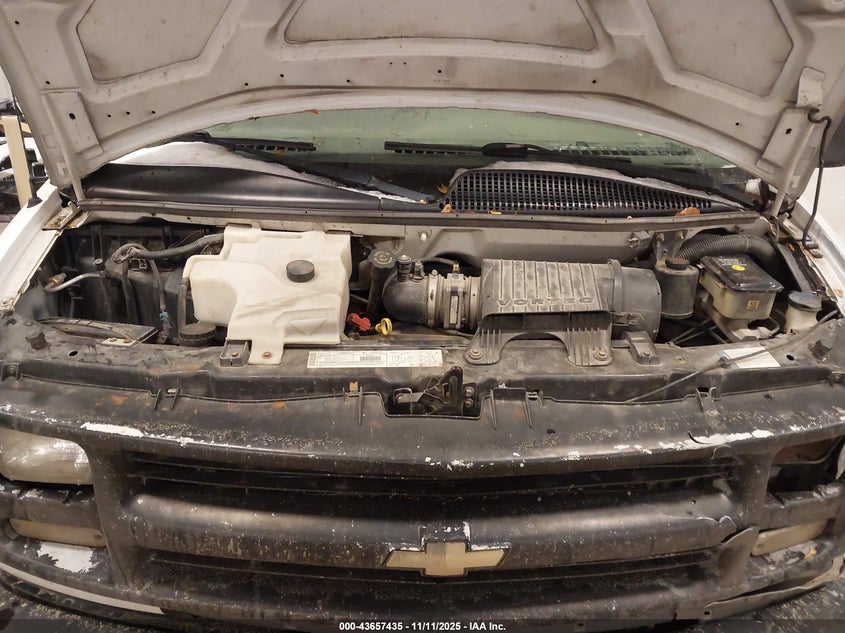 2001 Chevrolet Express VIN: 1GCFG25W911173770 Lot: 43657435