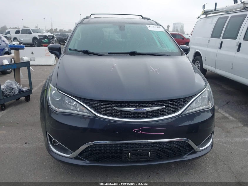 2020 Chrysler Pacifica Touring L VIN: 2C4RC1BGXLR277070 Lot: 43657438