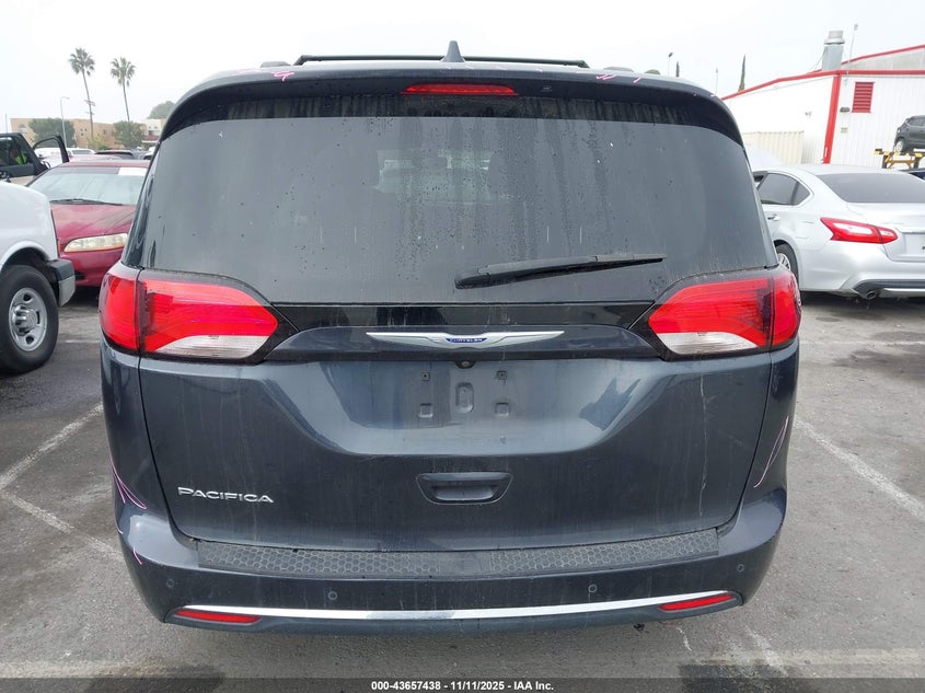 2020 Chrysler Pacifica Touring L VIN: 2C4RC1BGXLR277070 Lot: 43657438