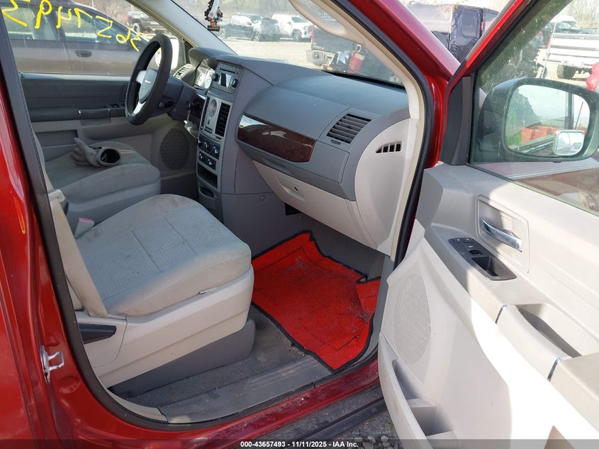 2A4RR2D13AR421739 2010 CHRYSLER TOWN & COUNTRY photo no. 5