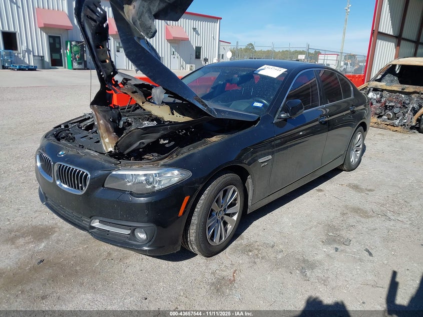WBA5A7C55FD621803 2015 BMW 5ER photo no. 2