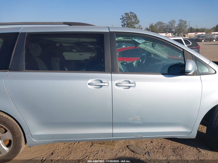 2016 Toyota Sienna Le 8 Passenger VIN: 5TDKK3DC3GS761122 Lot: 43657553