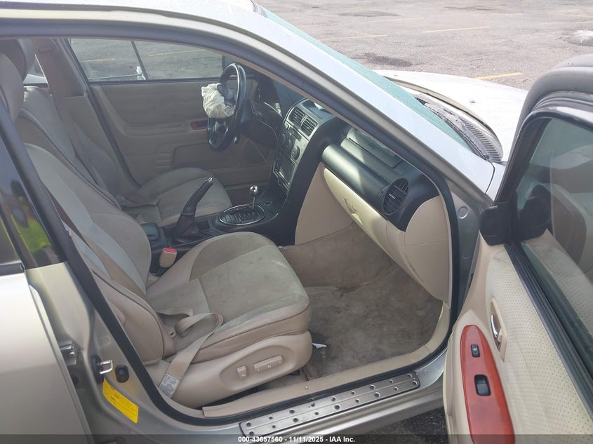 JTHBD182910002144 2001 LEXUS IS photo no. 5