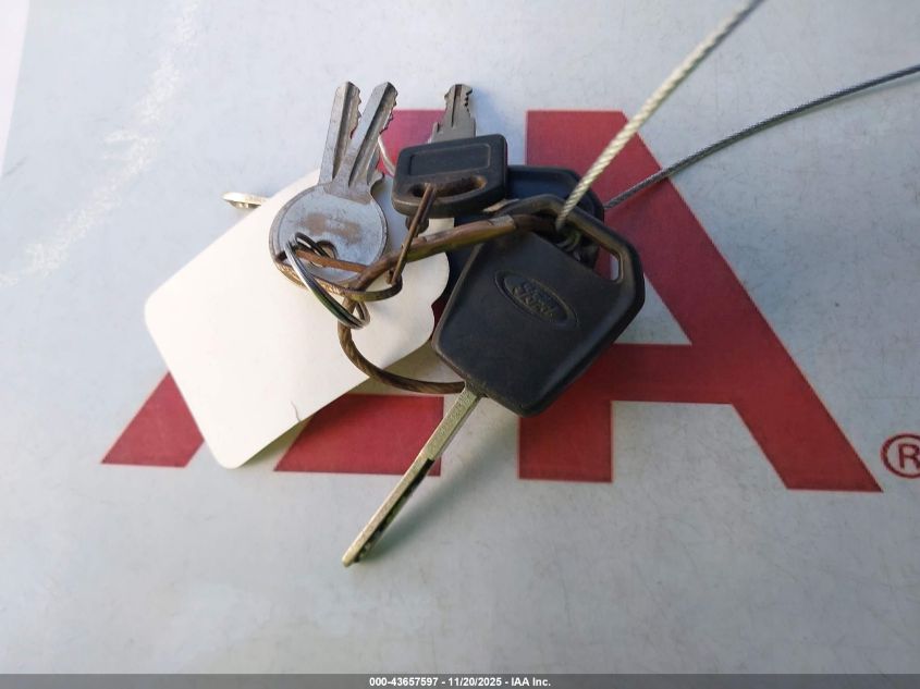 2017 Ford F-350 Chassis Xl VIN: 1FD8W3HT5HED52115 Lot: 43657597