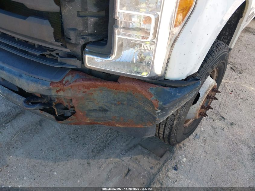 2017 Ford F-350 Chassis Xl VIN: 1FD8W3HT5HED52115 Lot: 43657597