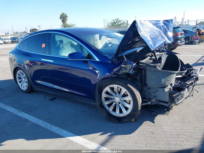 2016 TESLA MODEL X 60D/70D/75D/90D/P100D - 5YJXCBE2XGF030372