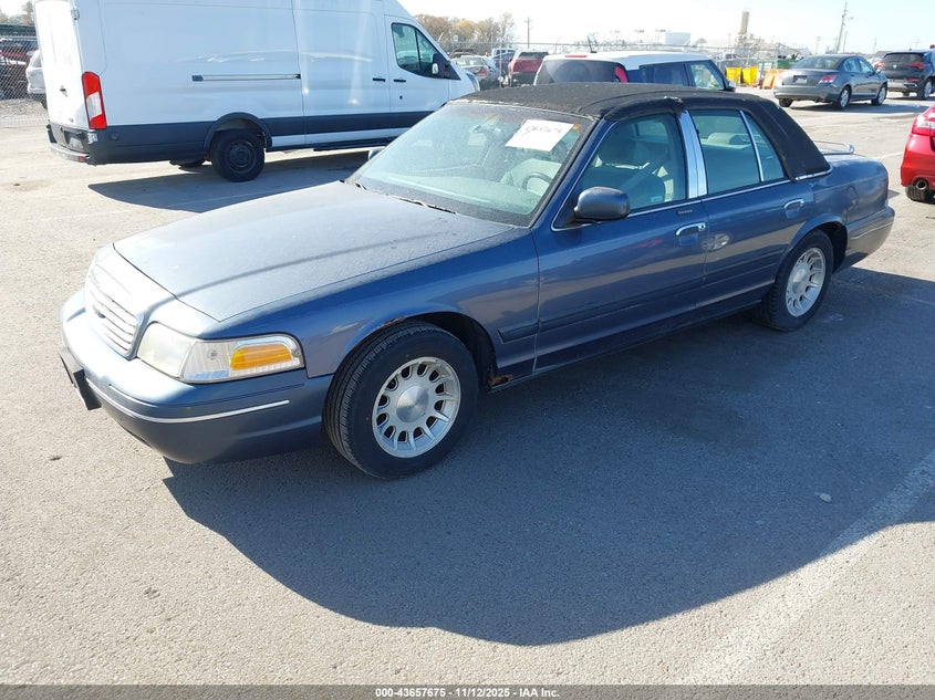 2FAFP74W8WX184469 1998 FORD CROWN VICTORIA photo no. 2