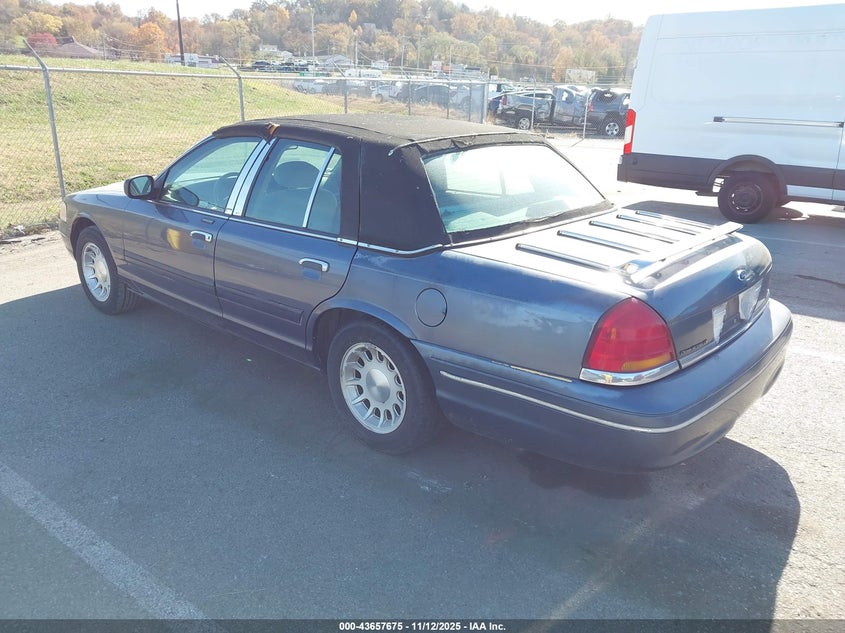 2FAFP74W8WX184469 1998 FORD CROWN VICTORIA photo no. 3