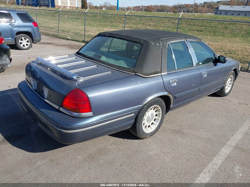 2FAFP74W8WX184469 1998 FORD CROWN VICTORIA photo no. 4