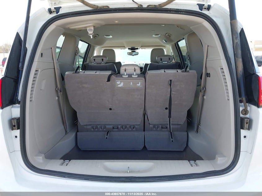 2017 Chrysler Pacifica Touring-L VIN: 2C4RC1BG6HR719981 Lot: 43657678