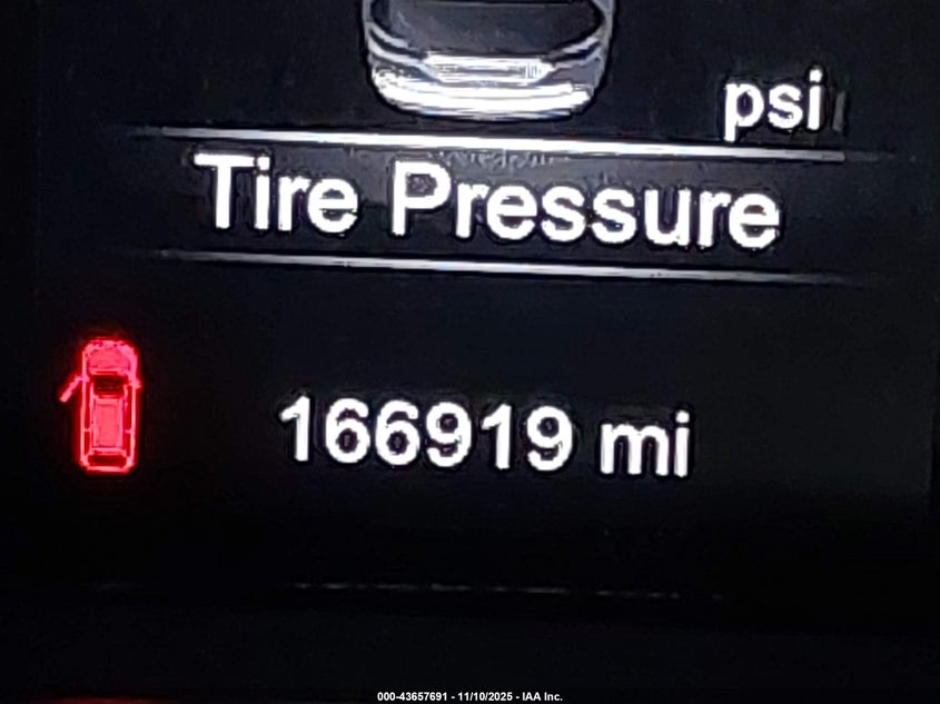 2017 Chrysler Pacifica Touring-L VIN: 2C4RC1BGXHR687889 Lot: 43657691