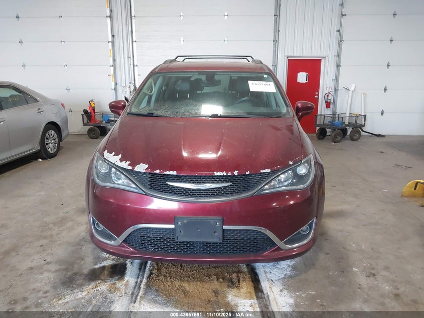 2017 Chrysler Pacifica Touring-L VIN: 2C4RC1BGXHR687889 Lot: 43657691