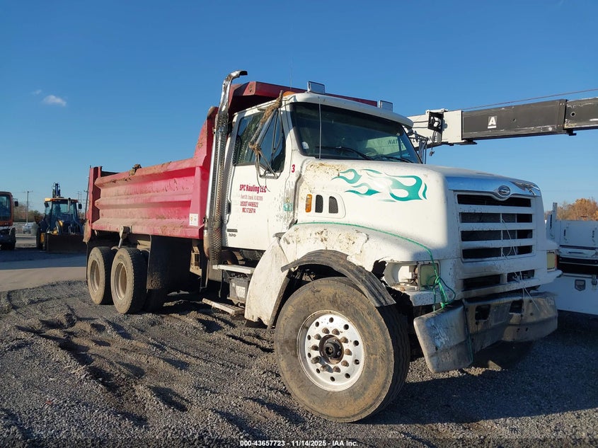 2FZNNMEB5XAA54617 1999 Sterling Truck Lt 9511 auction photo 1