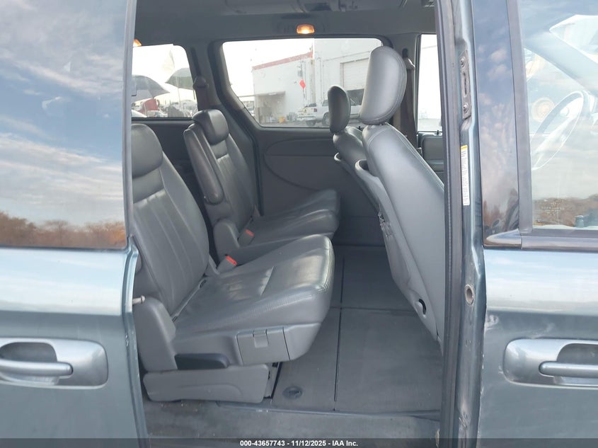 2005 Dodge Grand Caravan Sxt VIN: 2D4GP44L95R299610 Lot: 43657743