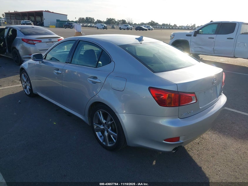 JTHBF5C27A5117921 2010 LEXUS IS photo no. 3