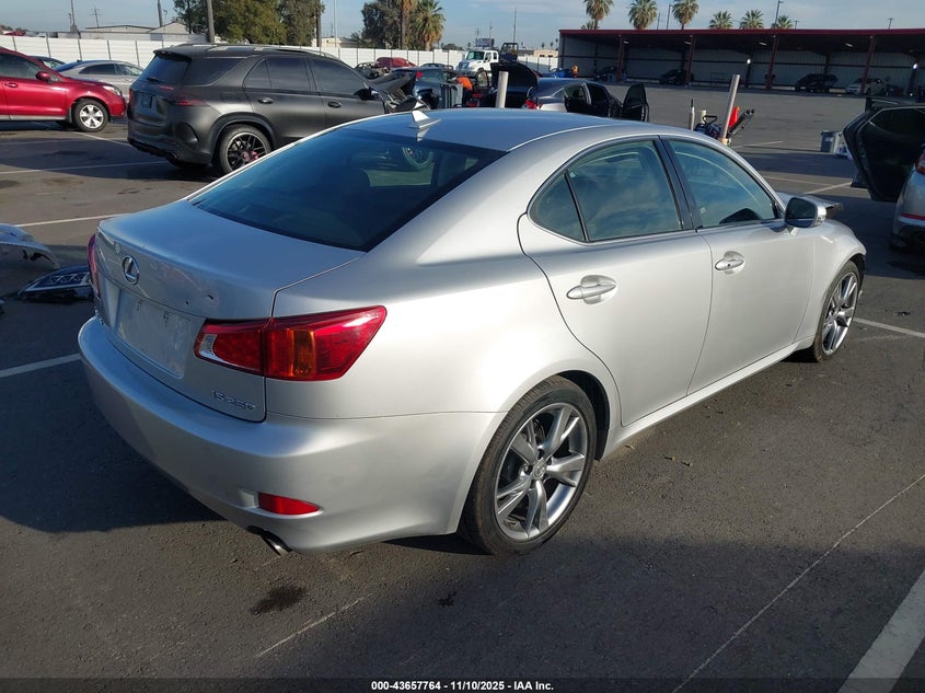 JTHBF5C27A5117921 2010 LEXUS IS photo no. 4