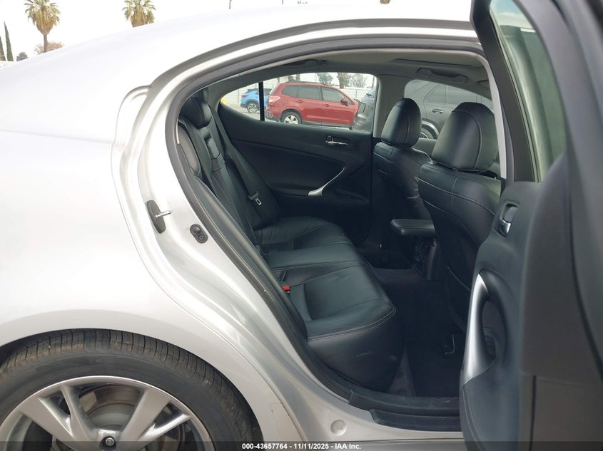 JTHBF5C27A5117921 2010 LEXUS IS photo no. 8