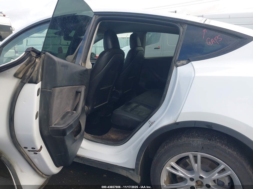 2023 Tesla Model Y Awd/Long Range Dual Motor All-Wheel Drive VIN: 7SAYGDEE1PF792412 Lot: 43657806