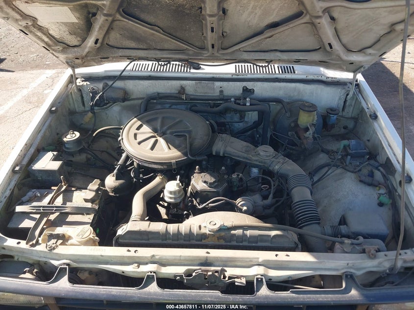 JT4RN50R6F0071636 1985 TOYOTA PICKUP photo no. 10