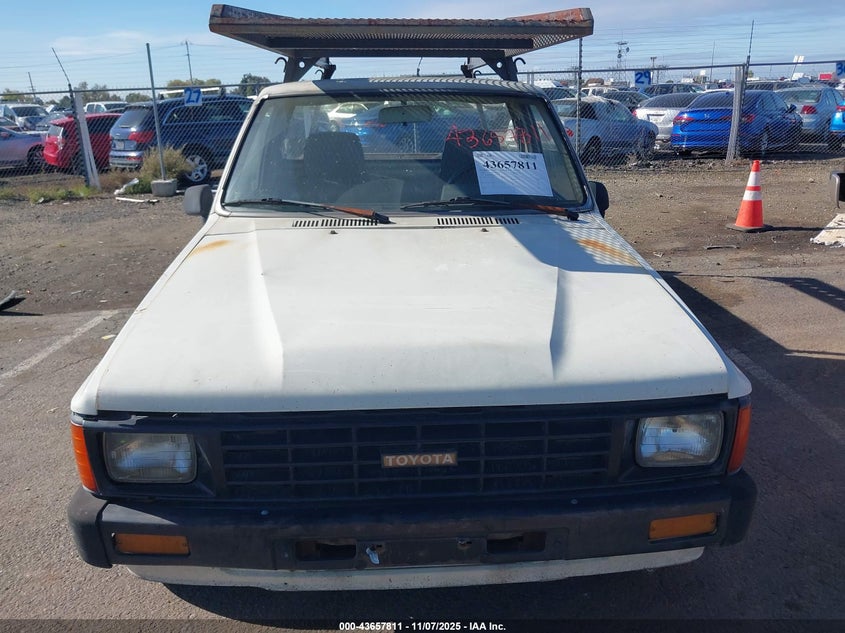 JT4RN50R6F0071636 1985 TOYOTA PICKUP photo no. 6