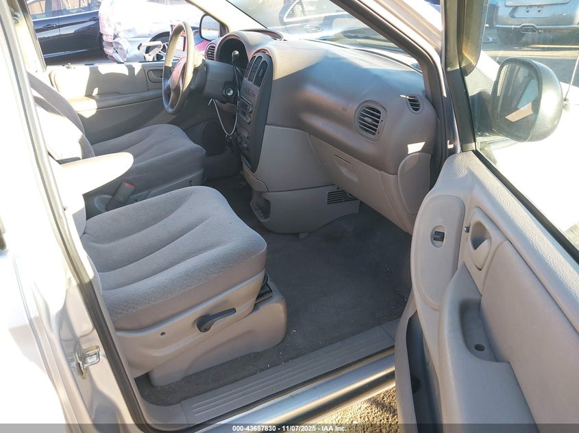 1C4GJ45393B133094 2003 CHRYSLER VOYAGER photo no. 5