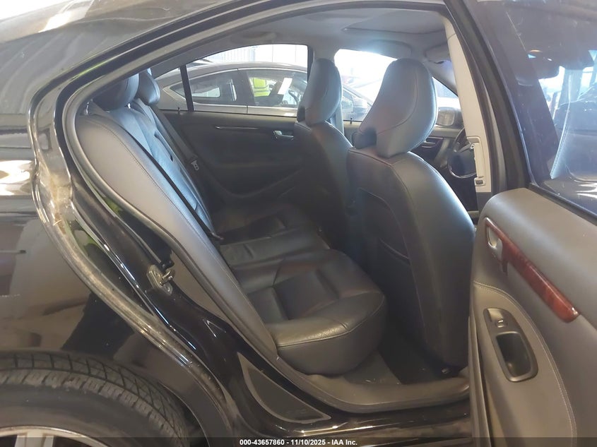 2006 Volvo S60 2.5T VIN: YV1RH592662532667 Lot: 43657860