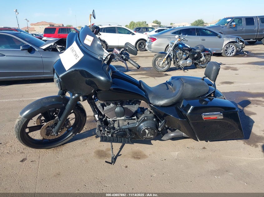 2013 Harley-Davidson Flhx Street Glide VIN: 1HD1KBM19DB666053 Lot: 43657892