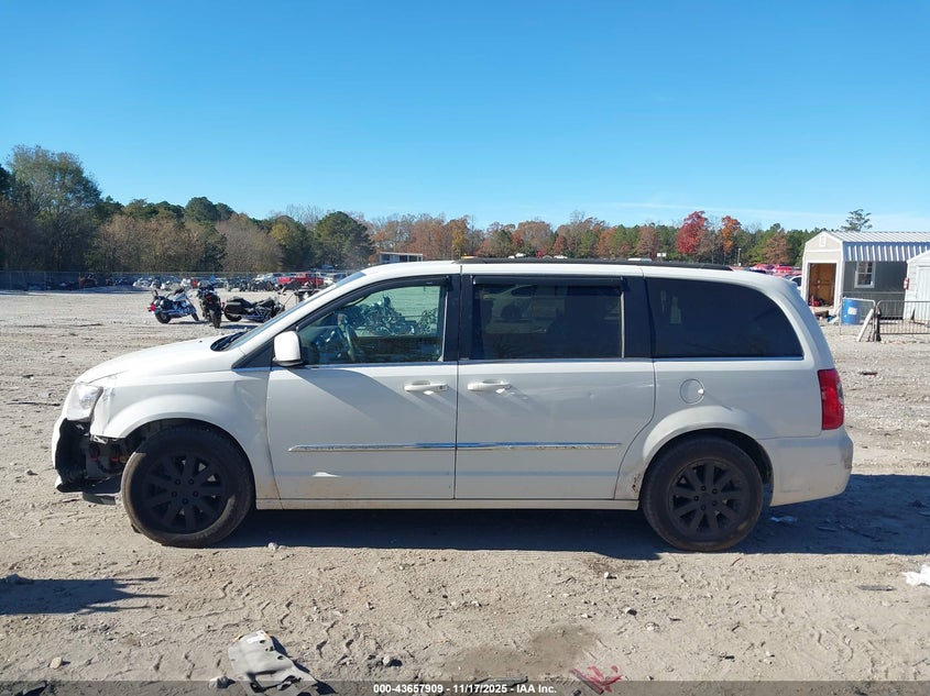2013 Chrysler Town & Country Touring VIN: 2C4RC1BGXDR653221 Lot: 43657909
