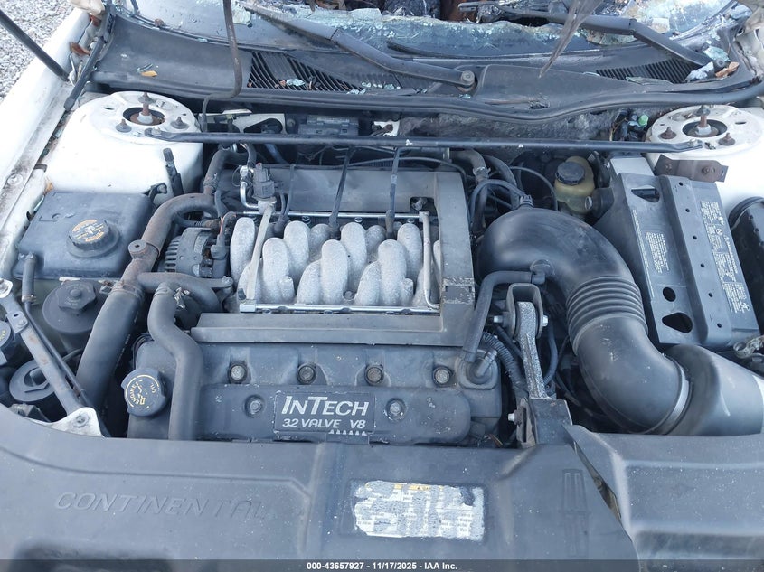 1998 Lincoln Continental VIN: 1LNLM97V3WY602890 Lot: 43657927