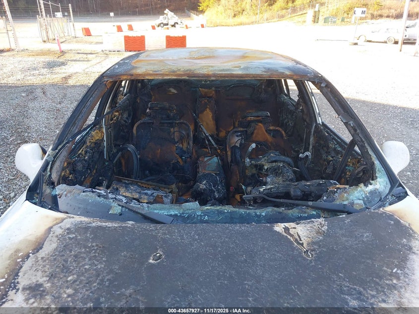 1998 Lincoln Continental VIN: 1LNLM97V3WY602890 Lot: 43657927