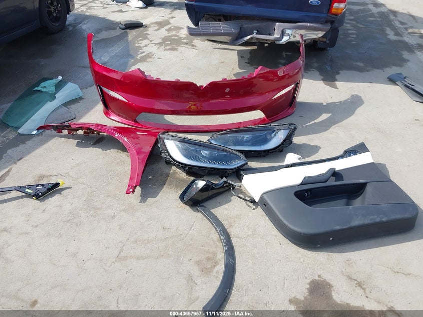 2026 Tesla Model X VIN: 7SAXCAE53TF473691 Lot: 43657957