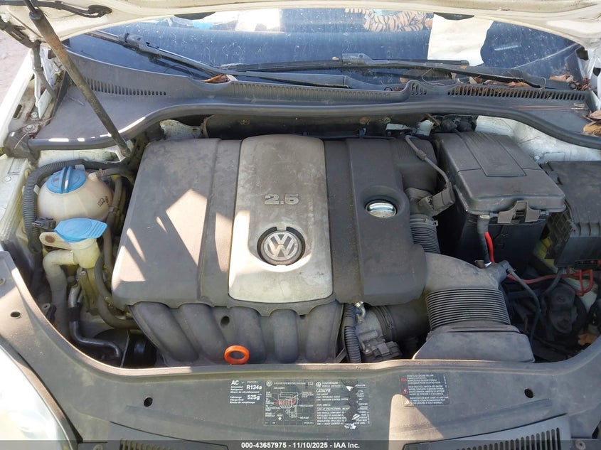 2007 Volkswagen Rabbit 4-Door VIN: WVWDS71K27W235706 Lot: 43657975