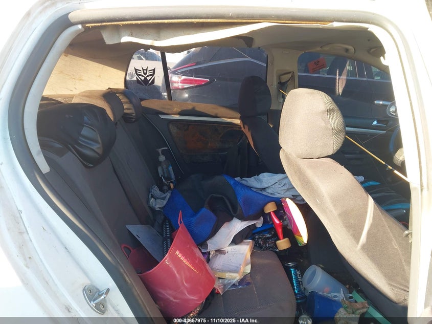 2007 Volkswagen Rabbit 4-Door VIN: WVWDS71K27W235706 Lot: 43657975