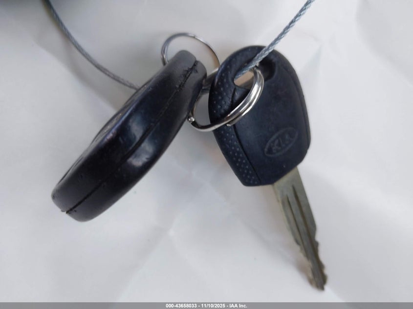 KNDJD733565610866 2006 KIA SORENTO photo no. 11