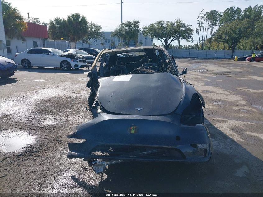 2025 Tesla Model Y Long Range Dual Motor Rear-Wheel Drive VIN: 7SAYGDED2SF262756 Lot: 43658036