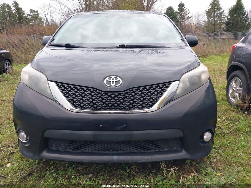2013 TOYOTA SIENNA SE 8 PASSENGER 5TDXK3DC5DS310775