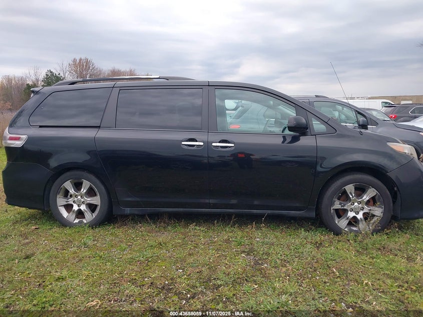 2013 TOYOTA SIENNA SE 8 PASSENGER 5TDXK3DC5DS310775