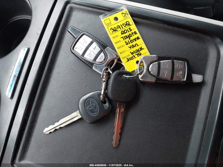 2013 TOYOTA SIENNA SE 8 PASSENGER 5TDXK3DC5DS310775