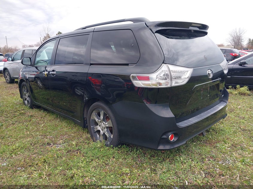 2013 TOYOTA SIENNA SE 8 PASSENGER 5TDXK3DC5DS310775