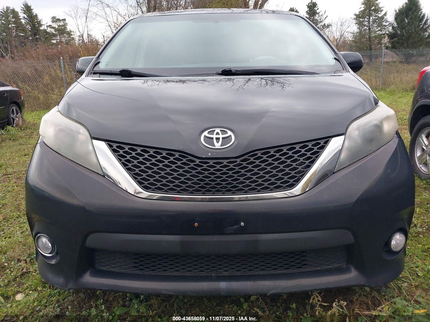 2013 TOYOTA SIENNA SE 8 PASSENGER 5TDXK3DC5DS310775