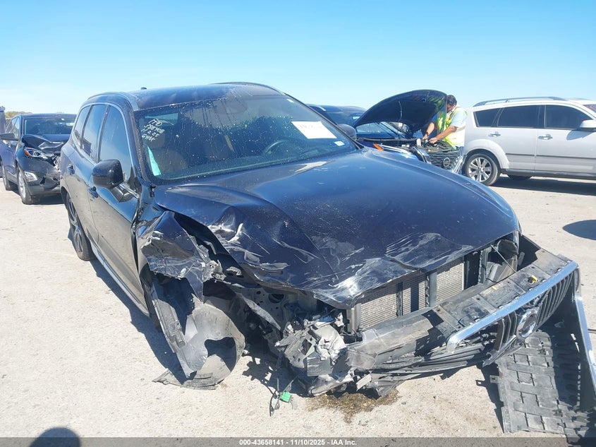 VOLVO XC60 T5 INSCRIPTION