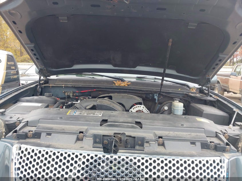 2008 GMC Yukon Denali VIN: 1GKFK63808J151035 Lot: 43658190