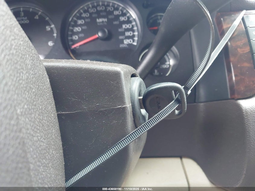 2008 GMC Yukon Denali VIN: 1GKFK63808J151035 Lot: 43658190